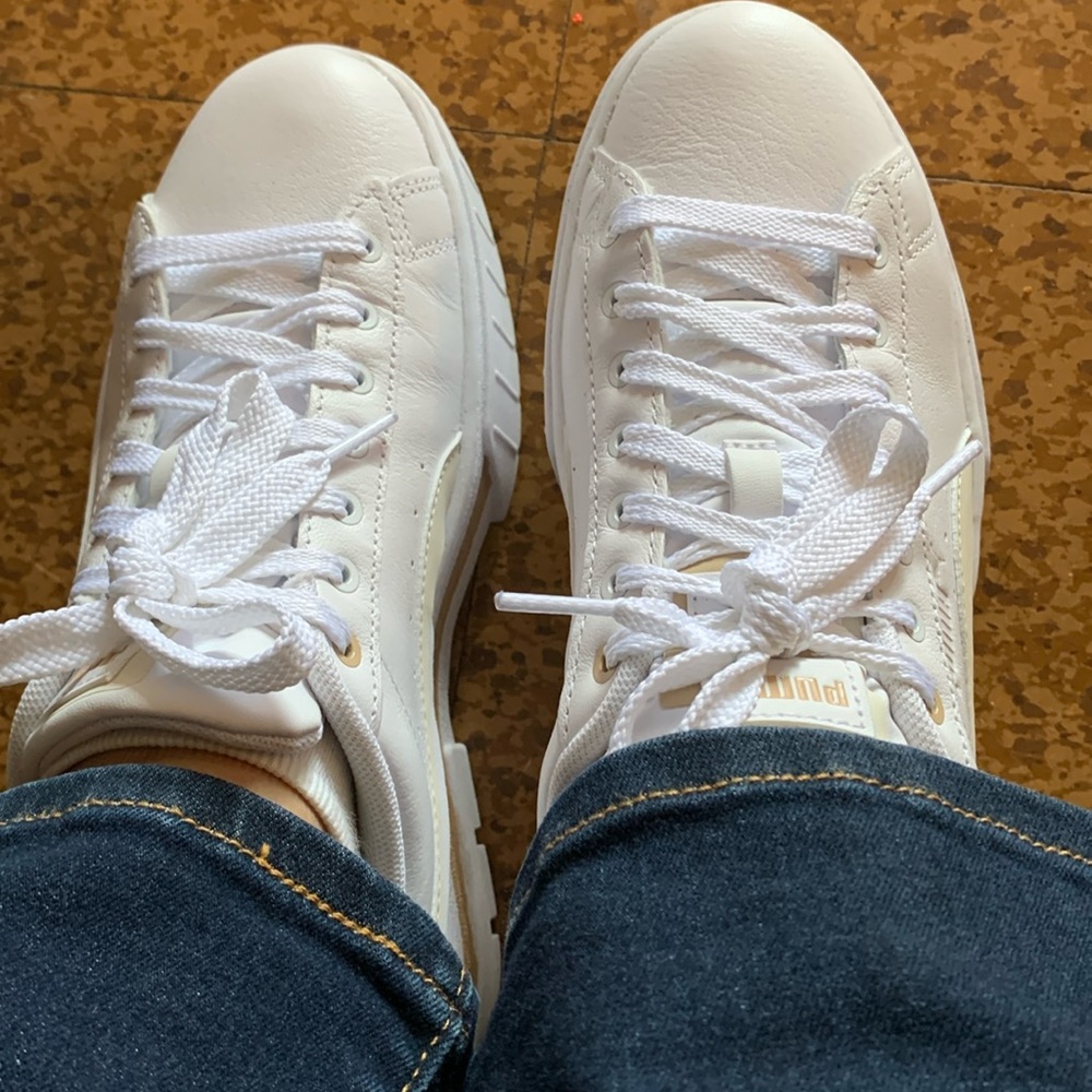 Women’s sneakers